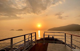 Scottish Cruise sunset at the Shiants