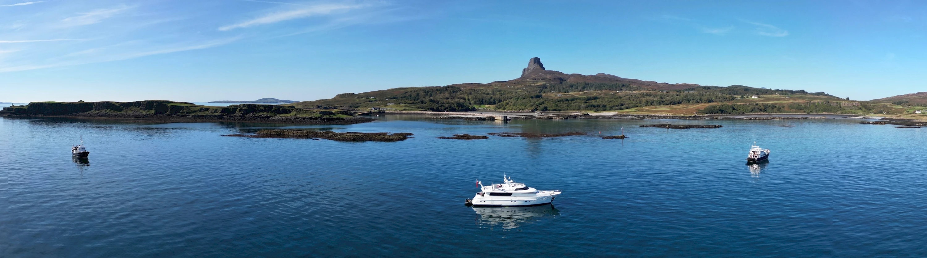 all_3_ships_panoramic_eigg_harbour.jpg