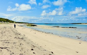 Beach Walk at the Monach Isles (Photo by guest Shamim Robertson)